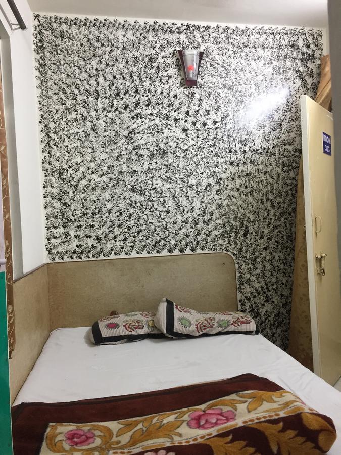 Karam Durga Guest House New Delhi Ngoại thất bức ảnh