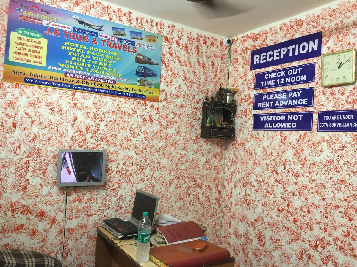 Karam Durga Guest House New Delhi Ngoại thất bức ảnh