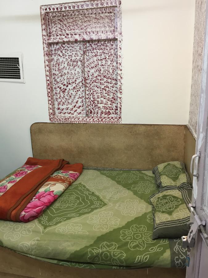 Karam Durga Guest House New Delhi Ngoại thất bức ảnh
